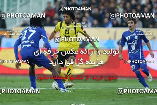 740226, Tehran, [*parameter:4*], لیگ برتر فوتبال ایران، Persian Gulf Cup، Week 18، Second Leg، Esteghlal 1 v 1 Sepahan on 2012/01/06 at Azadi Stadium