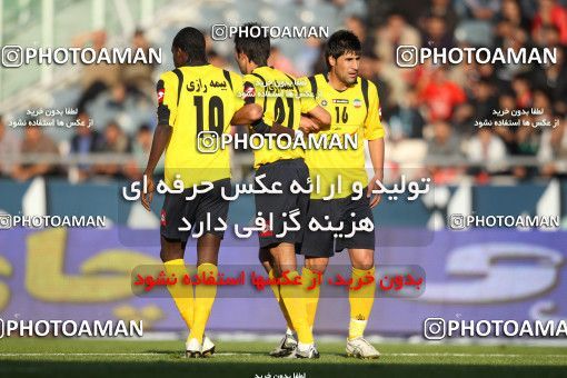 762768, Tehran, [*parameter:4*], لیگ برتر فوتبال ایران، Persian Gulf Cup، Week 16، First Leg، Persepolis 1 v 4 Sepahan on 2010/11/29 at Azadi Stadium