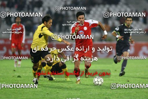 800252, Tehran, [*parameter:4*], لیگ برتر فوتبال ایران، Persian Gulf Cup، Week 12، First Leg، Persepolis 3 v 2 Sepahan on 2008/10/26 at Azadi Stadium