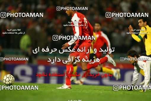 766329, Tehran, [*parameter:4*], لیگ برتر فوتبال ایران، Persian Gulf Cup، Week 12، First Leg، Persepolis 3 v 2 Sepahan on 2008/10/26 at Azadi Stadium