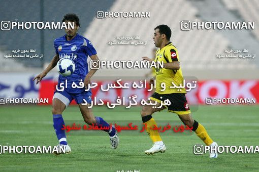 766870, Tehran, Iran, لیگ برتر فوتبال ایران، Persian Gulf Cup، Week 1، First Leg، Esteghlal 1 v 0 Sepahan on 2009/08/07 at Azadi Stadium