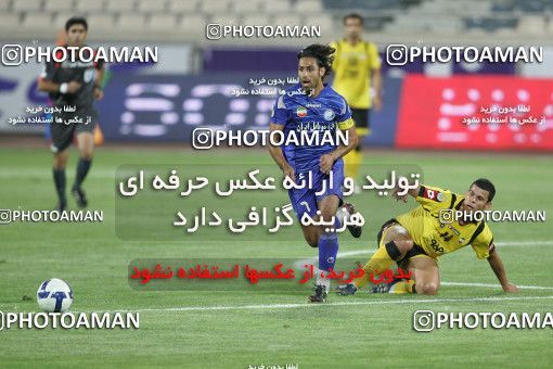 770204, Tehran, Iran, لیگ برتر فوتبال ایران، Persian Gulf Cup، Week 1، First Leg، Esteghlal 1 v 0 Sepahan on 2009/08/07 at Azadi Stadium