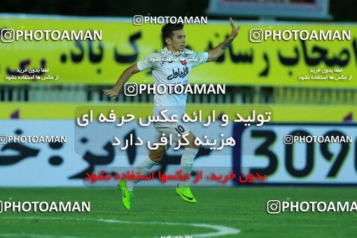 783890, Tehran, [*parameter:4*], Iran Pro League، Persian Gulf Cup، 2017-18 season، First Leg، Week 3، Naft Tehran v Persepolis on 2017/08/10 at Takhti Stadium  / ([*parameter:140*] - [*parameter:139*]) (03)