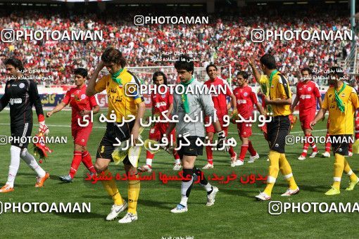 799740, Tehran, [*parameter:4*], لیگ برتر فوتبال ایران، Persian Gulf Cup، Week 34، Second Leg، Persepolis 2 v 1 Sepahan on 2008/05/17 at Azadi Stadium