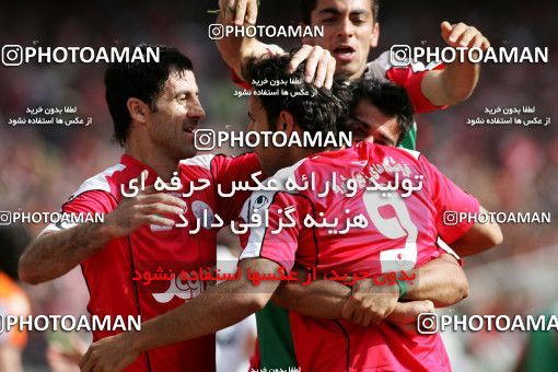 799299, Tehran, [*parameter:4*], لیگ برتر فوتبال ایران، Persian Gulf Cup، Week 34، Second Leg، Persepolis 2 v 1 Sepahan on 2008/05/17 at Azadi Stadium
