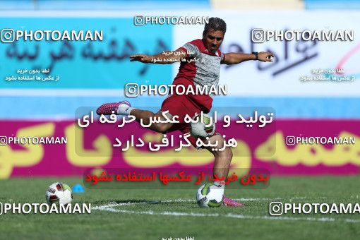 820540, Tehran, , جام حذفی فوتبال ایران, 1/16 stage, Khorramshahr Cup, Rah Ahan 1 v 2 Khooneh be Khooneh on 2017/09/09 at Ekbatan Stadium