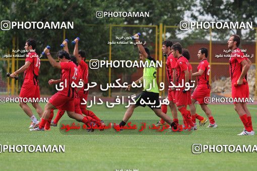 824328, جلسه تمرینی تیم فوتبال پرسپولیس, 1391/03/29, , تهران, ورزشگاه شهید درفشی فر