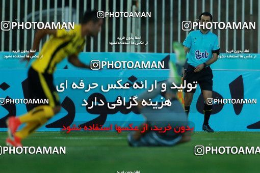 877163, Tehran, [*parameter:4*], لیگ برتر فوتبال ایران، Persian Gulf Cup، Week 8، First Leg، Naft Tehran 1 v 0 Sepahan on 2017/09/26 at Takhti Stadium