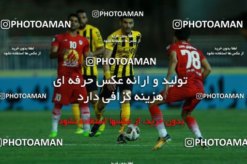 876975, Tehran, [*parameter:4*], لیگ برتر فوتبال ایران، Persian Gulf Cup، Week 8، First Leg، Naft Tehran 1 v 0 Sepahan on 2017/09/26 at Takhti Stadium