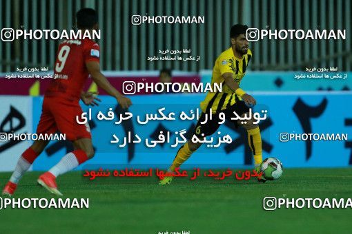 877132, Tehran, [*parameter:4*], لیگ برتر فوتبال ایران، Persian Gulf Cup، Week 8، First Leg، Naft Tehran 1 v 0 Sepahan on 2017/09/26 at Takhti Stadium
