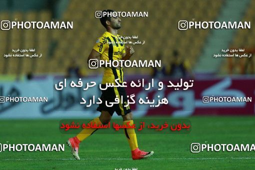 877247, Tehran, [*parameter:4*], لیگ برتر فوتبال ایران، Persian Gulf Cup، Week 8، First Leg، Naft Tehran 1 v 0 Sepahan on 2017/09/26 at Takhti Stadium