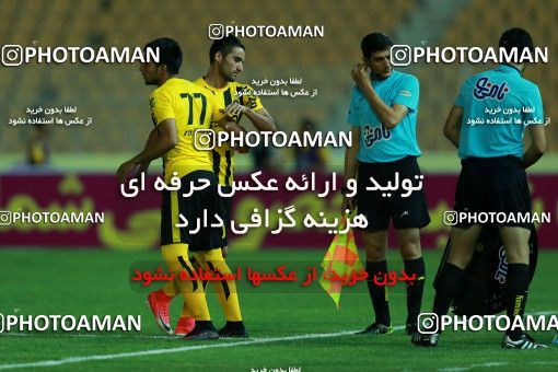 877249, Tehran, [*parameter:4*], لیگ برتر فوتبال ایران، Persian Gulf Cup، Week 8، First Leg، Naft Tehran 1 v 0 Sepahan on 2017/09/26 at Takhti Stadium