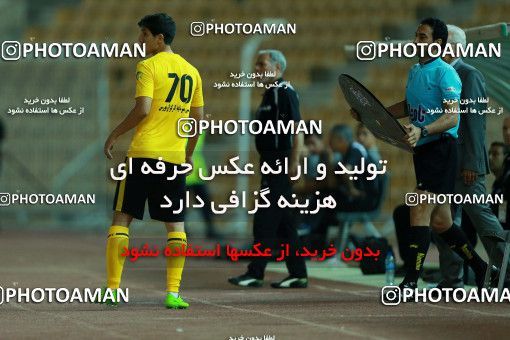 877419, Tehran, [*parameter:4*], لیگ برتر فوتبال ایران، Persian Gulf Cup، Week 8، First Leg، Naft Tehran 1 v 0 Sepahan on 2017/09/26 at Takhti Stadium