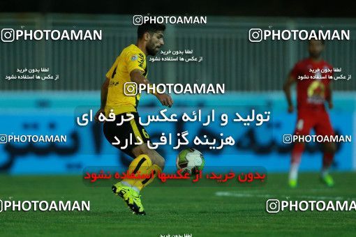 877251, Tehran, [*parameter:4*], لیگ برتر فوتبال ایران، Persian Gulf Cup، Week 8، First Leg، Naft Tehran 1 v 0 Sepahan on 2017/09/26 at Takhti Stadium