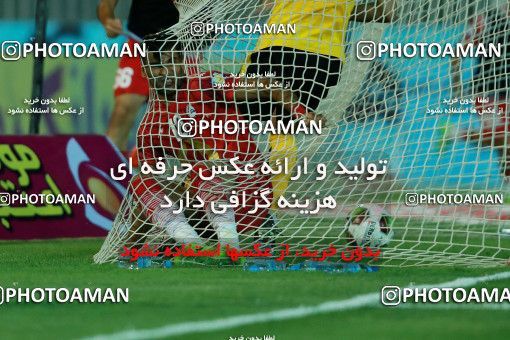 877401, Tehran, [*parameter:4*], لیگ برتر فوتبال ایران، Persian Gulf Cup، Week 8، First Leg، Naft Tehran 1 v 0 Sepahan on 2017/09/26 at Takhti Stadium