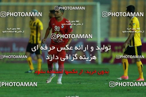 877783, لیگ برتر فوتبال ایران، Persian Gulf Cup، Week 8، First Leg، 2017/09/26، Tehran، Takhti Stadium، Naft Tehran 1 - 0 Sepahan
