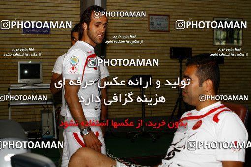 883442, Tehran, Iran, Persepolis Football Team Testing the physicsl readiness of the players on 2011/06/25 at Enghelab Sport Complex