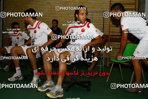 883458, Tehran, Iran, Persepolis Football Team Testing the physicsl readiness of the players on 2011/06/25 at Enghelab Sport Complex