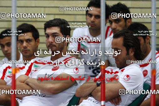 883410, Tehran, Iran, Persepolis Football Team Testing the physicsl readiness of the players on 2011/06/25 at Enghelab Sport Complex