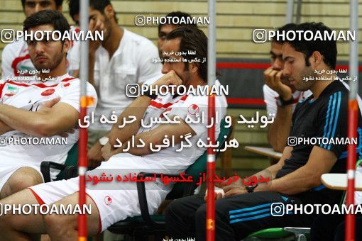 883420, Tehran, Iran, Persepolis Football Team Testing the physicsl readiness of the players on 2011/06/25 at Enghelab Sport Complex