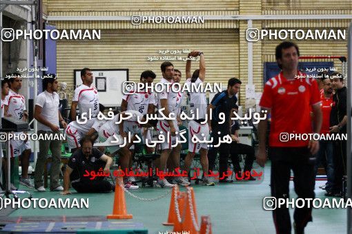 883400, Tehran, Iran, Persepolis Football Team Testing the physicsl readiness of the players on 2011/06/25 at Enghelab Sport Complex