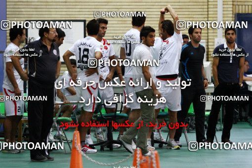 883441, Tehran, Iran, Persepolis Football Team Testing the physicsl readiness of the players on 2011/06/25 at Enghelab Sport Complex