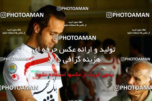 883464, Tehran, Iran, Persepolis Football Team Testing the physicsl readiness of the players on 2011/06/25 at Enghelab Sport Complex