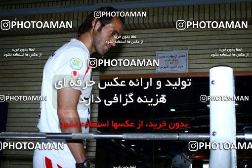 883462, Tehran, Iran, Persepolis Football Team Testing the physicsl readiness of the players on 2011/06/25 at Enghelab Sport Complex