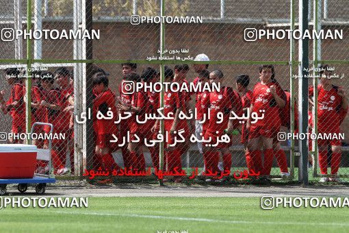 884019, جلسه تمرینی تیم فوتبال پرسپولیس, 1390/04/05, , تهران, ورزشگاه شهید درفشی فر