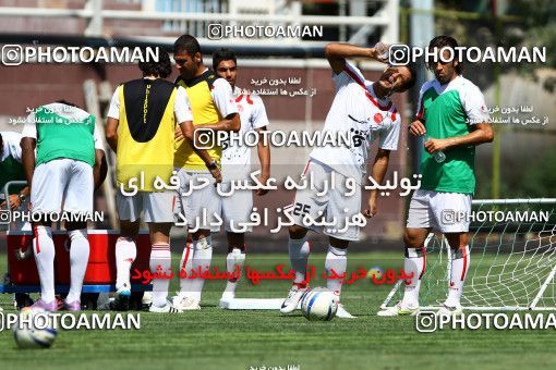 885431, جلسه تمرینی تیم فوتبال پرسپولیس, 1390/05/08, , تهران, ورزشگاه شهید درفشی فر