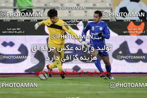 1052018, Tehran, [*parameter:4*], لیگ برتر فوتبال ایران، Persian Gulf Cup، Week 21، Second Leg، Esteghlal 2 v 1 Foulad Khouzestan on 2012/01/25 at Azadi Stadium