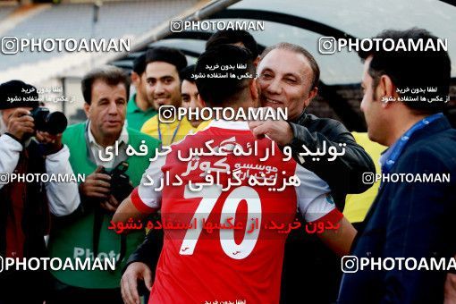 907118, Tehran, , جام حذفی فوتبال ایران, 1/16 stage, Khorramshahr Cup, Persepolis 2 v 0 Naft Tehran on 2017/10/21 at Azadi Stadium
