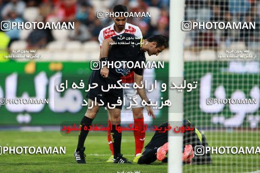 907229, Tehran, , جام حذفی فوتبال ایران, 1/16 stage, Khorramshahr Cup, Persepolis 2 v 0 Naft Tehran on 2017/10/21 at Azadi Stadium