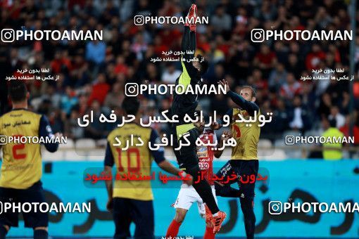 907096, Tehran, , جام حذفی فوتبال ایران, 1/16 stage, Khorramshahr Cup, Persepolis 2 v 0 Naft Tehran on 2017/10/21 at Azadi Stadium