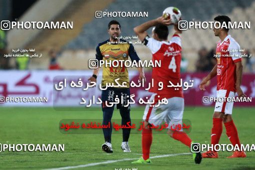 907081, Tehran, , جام حذفی فوتبال ایران, 1/16 stage, Khorramshahr Cup, Persepolis 2 v 0 Naft Tehran on 2017/10/21 at Azadi Stadium