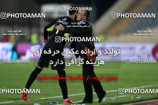 907415, Tehran, , جام حذفی فوتبال ایران, 1/16 stage, Khorramshahr Cup, Persepolis 2 v 0 Naft Tehran on 2017/10/21 at Azadi Stadium