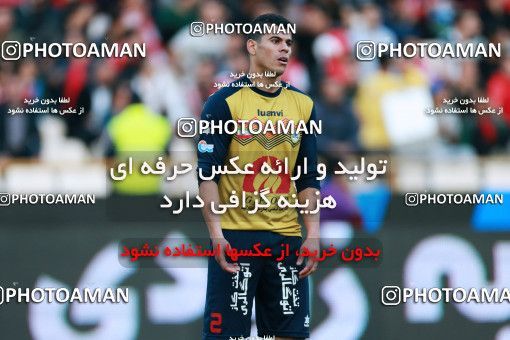 915717, Tehran, , جام حذفی فوتبال ایران, 1/16 stage, Khorramshahr Cup, Persepolis 2 v 0 Naft Tehran on 2017/10/21 at Azadi Stadium