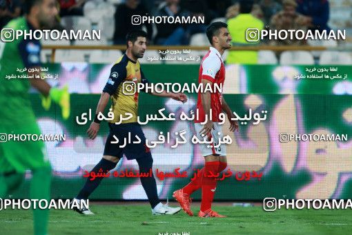 915560, Tehran, , جام حذفی فوتبال ایران, 1/16 stage, Khorramshahr Cup, Persepolis 2 v 0 Naft Tehran on 2017/10/21 at Azadi Stadium