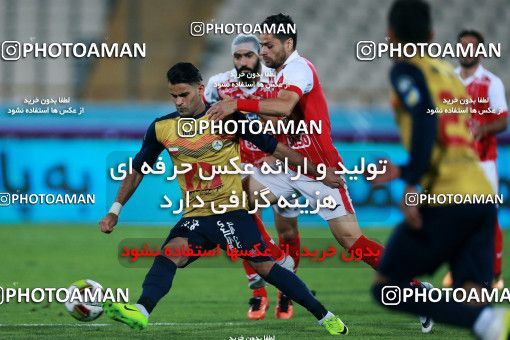 915702, Tehran, , جام حذفی فوتبال ایران, 1/16 stage, Khorramshahr Cup, Persepolis 2 v 0 Naft Tehran on 2017/10/21 at Azadi Stadium