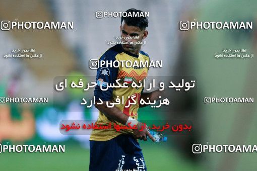 915710, Tehran, , جام حذفی فوتبال ایران, 1/16 stage, Khorramshahr Cup, Persepolis 2 v 0 Naft Tehran on 2017/10/21 at Azadi Stadium