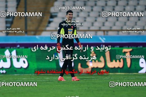 915712, Tehran, , جام حذفی فوتبال ایران, 1/16 stage, Khorramshahr Cup, Persepolis 2 v 0 Naft Tehran on 2017/10/21 at Azadi Stadium