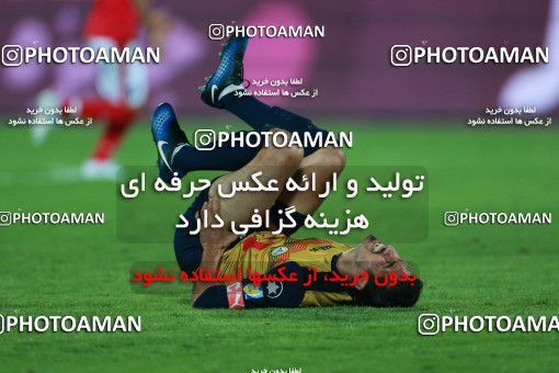 915597, Tehran, , جام حذفی فوتبال ایران, 1/16 stage, Khorramshahr Cup, Persepolis 2 v 0 Naft Tehran on 2017/10/21 at Azadi Stadium