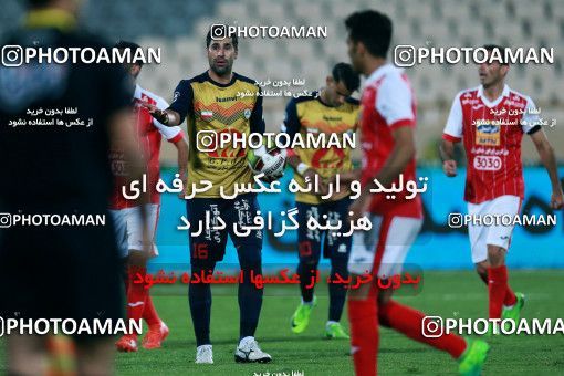 915688, Tehran, , جام حذفی فوتبال ایران, 1/16 stage, Khorramshahr Cup, Persepolis 2 v 0 Naft Tehran on 2017/10/21 at Azadi Stadium