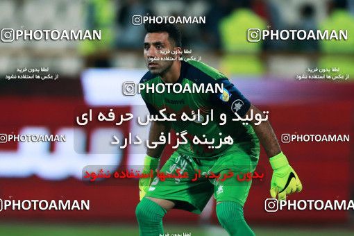 915563, Tehran, , جام حذفی فوتبال ایران, 1/16 stage, Khorramshahr Cup, Persepolis 2 v 0 Naft Tehran on 2017/10/21 at Azadi Stadium