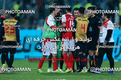 915707, Tehran, , جام حذفی فوتبال ایران, 1/16 stage, Khorramshahr Cup, Persepolis 2 v 0 Naft Tehran on 2017/10/21 at Azadi Stadium