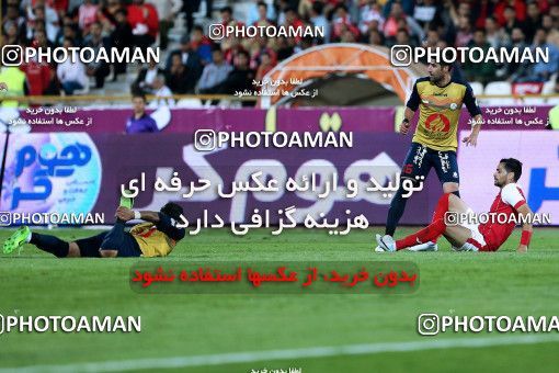 915256, Tehran, , جام حذفی فوتبال ایران, 1/16 stage, Khorramshahr Cup, Persepolis 2 v 0 Naft Tehran on 2017/10/21 at Azadi Stadium