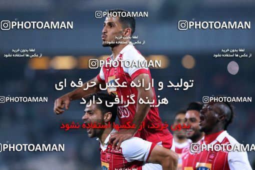 915221, Tehran, , جام حذفی فوتبال ایران, 1/16 stage, Khorramshahr Cup, Persepolis 2 v 0 Naft Tehran on 2017/10/21 at Azadi Stadium