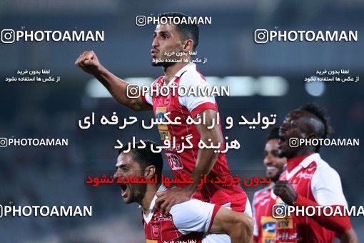 915218, Tehran, , جام حذفی فوتبال ایران, 1/16 stage, Khorramshahr Cup, Persepolis 2 v 0 Naft Tehran on 2017/10/21 at Azadi Stadium