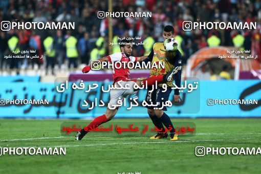 915226, Tehran, , جام حذفی فوتبال ایران, 1/16 stage, Khorramshahr Cup, Persepolis 2 v 0 Naft Tehran on 2017/10/21 at Azadi Stadium