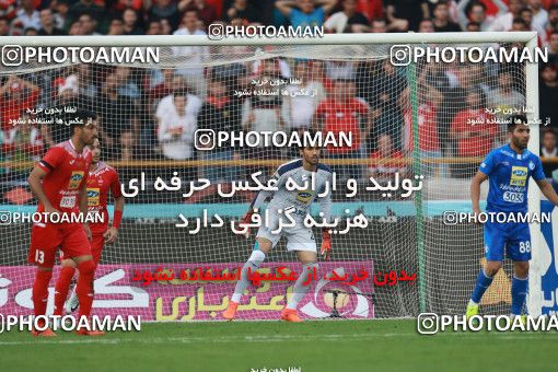 933209, Tehran, [*parameter:4*], لیگ برتر فوتبال ایران، Persian Gulf Cup، Week 10، First Leg، Persepolis 1 v 0 Esteghlal on 2017/10/26 at Azadi Stadium